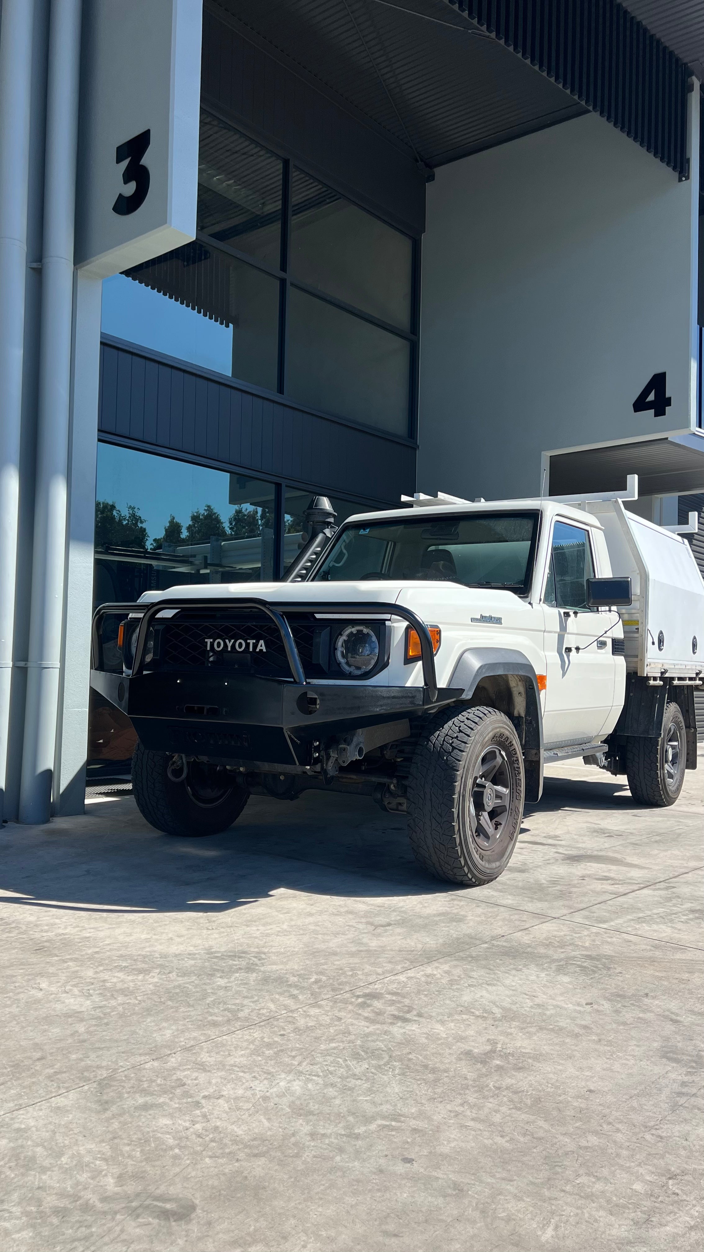 FACELIFT 70 SERIES BAR PRE ORDER