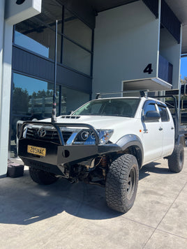 HILUX N70 PRE RUNNER BAR